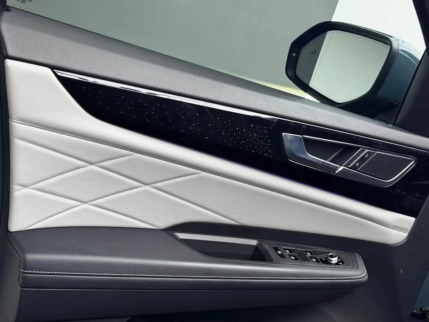 Volkswagen Teramont 2023 — Фото 16/20