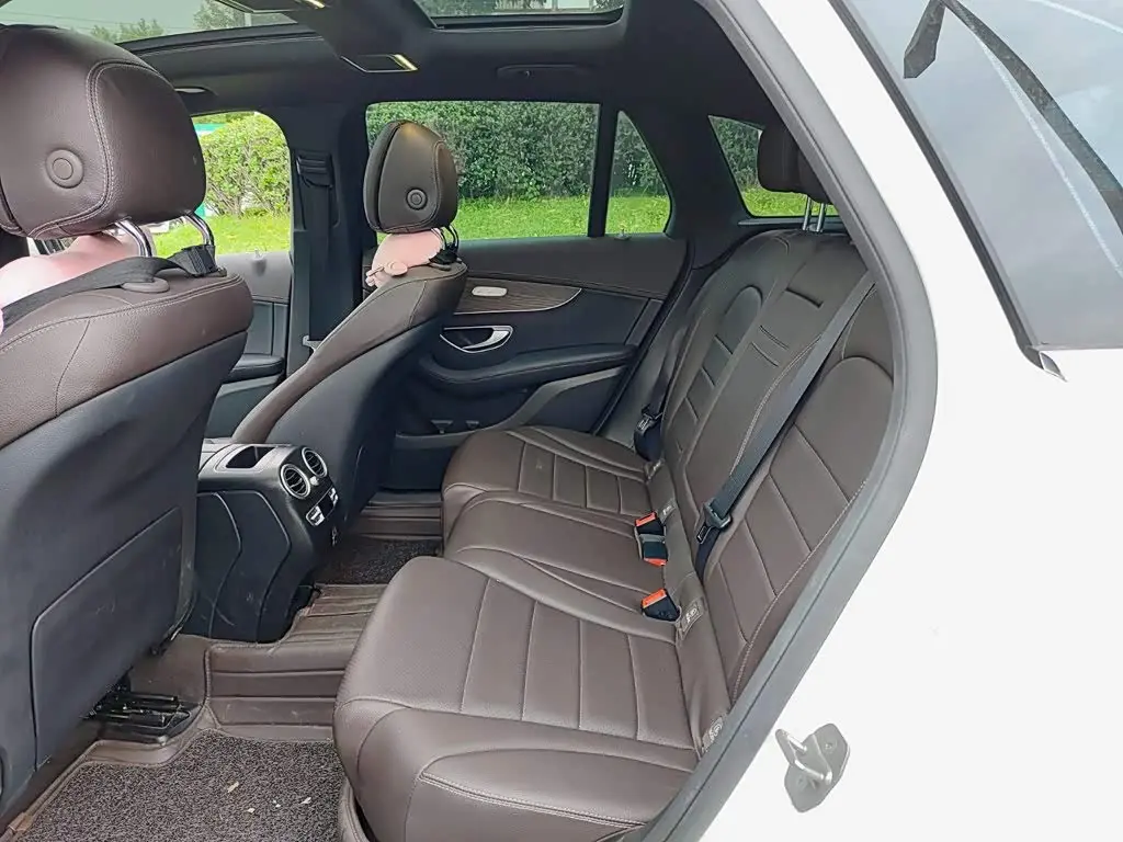 Mercedes-Benz GLC 2022 — Photo 8/11