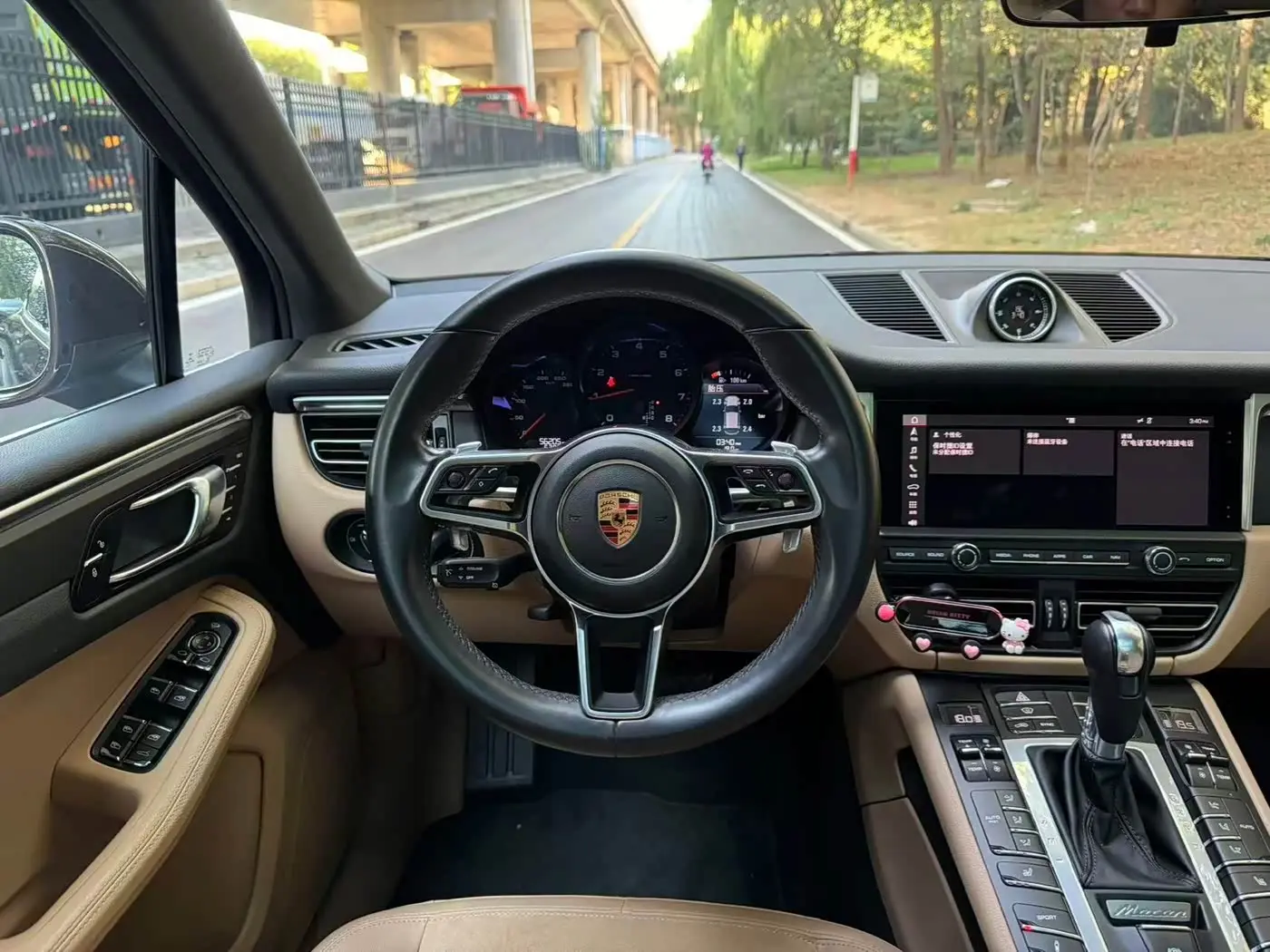 Porsche Macan 2018 — Photo 5/16