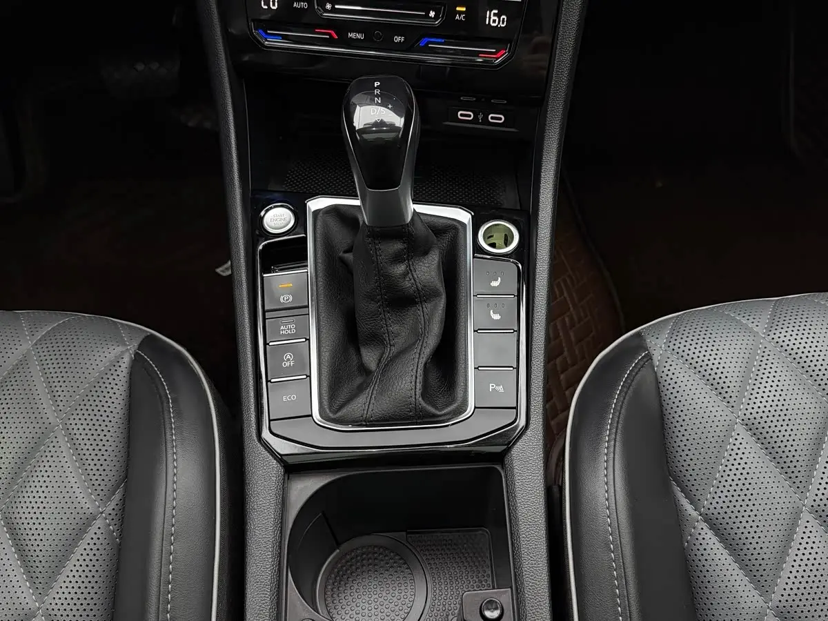 Volkswagen Sagitar 2022 — Photo 9/20