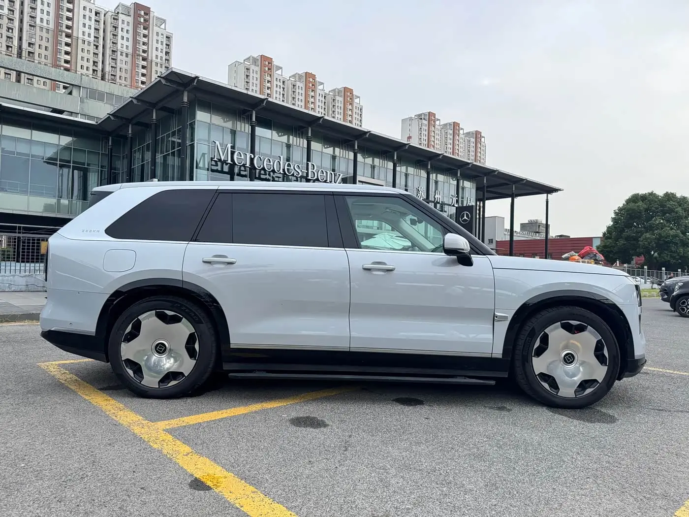 ZEEKR 9X 2025 — Photo 4/20