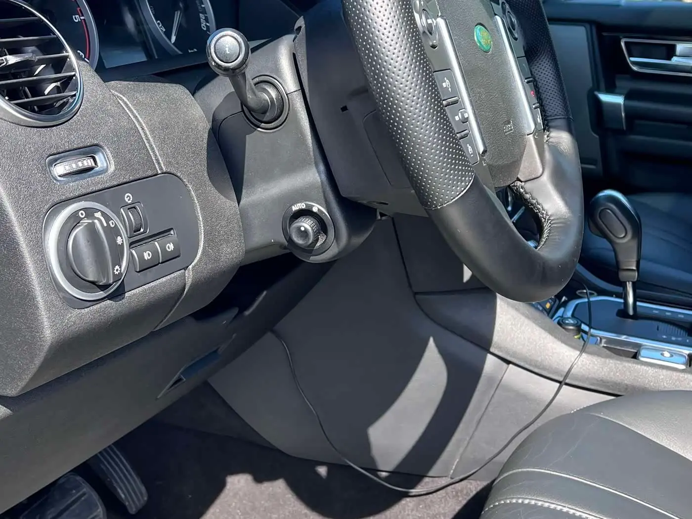 Land Rover Discovery 2010 — Photo 17/20