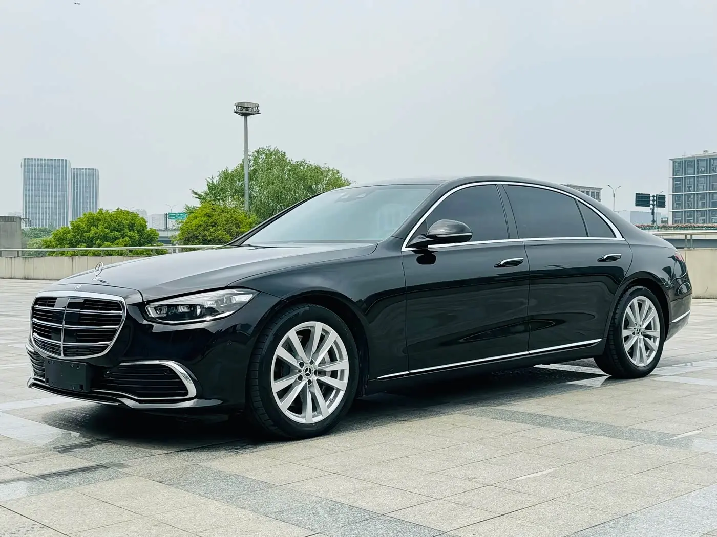 Mercedes-Benz S-Class 2022 — Фото 1/16
