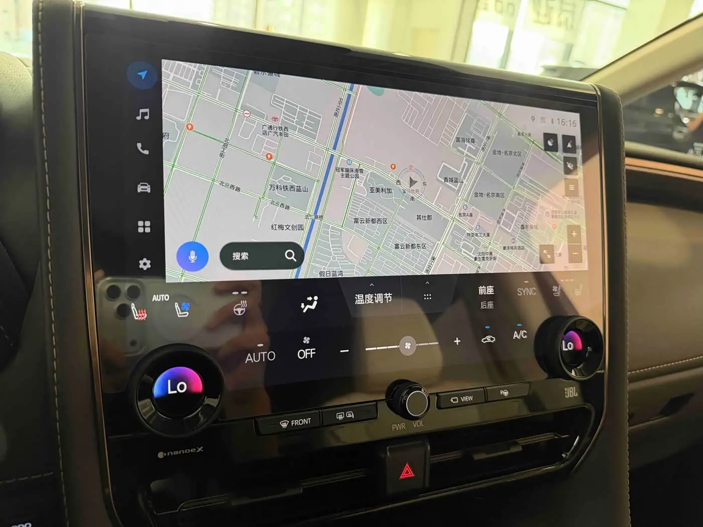 Toyota Vellfire 2023 — Photo 8/20