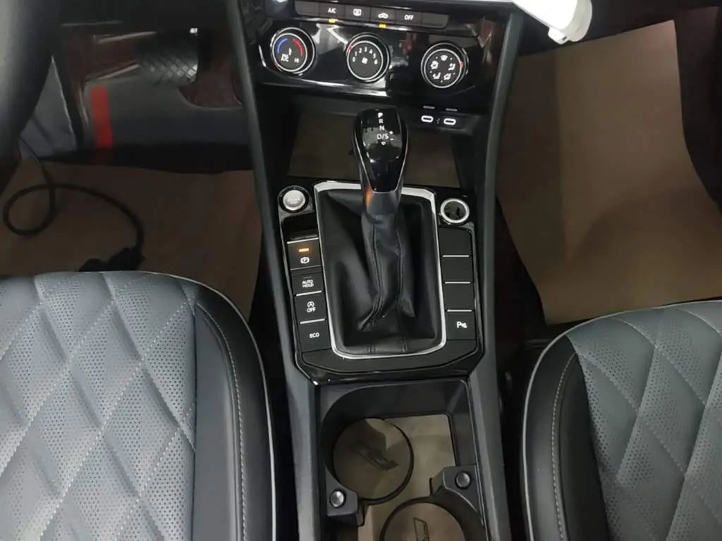 Volkswagen Sagitar 2023 — Photo 14/20