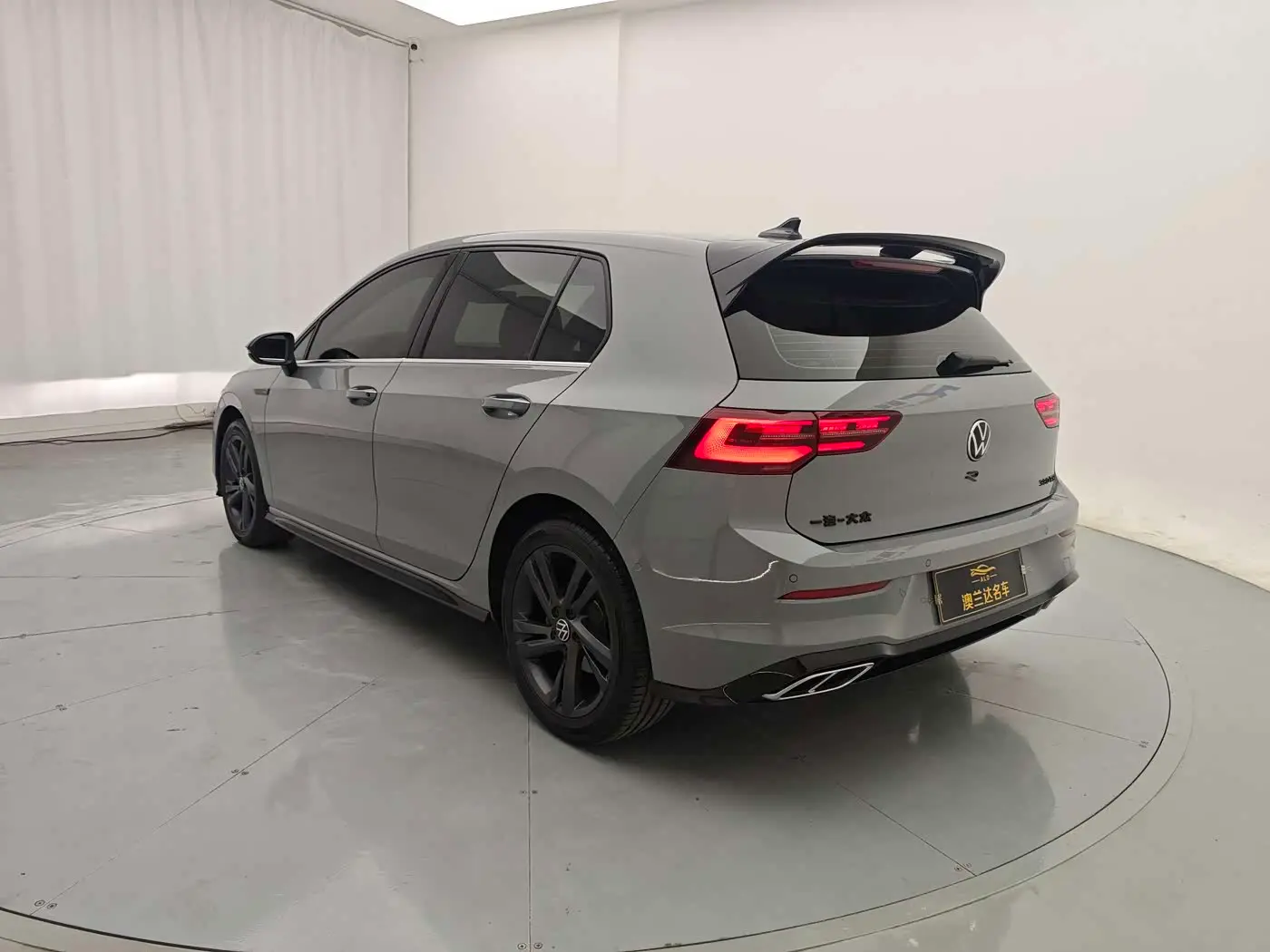 Volkswagen Golf 2024 — Photo 9/20
