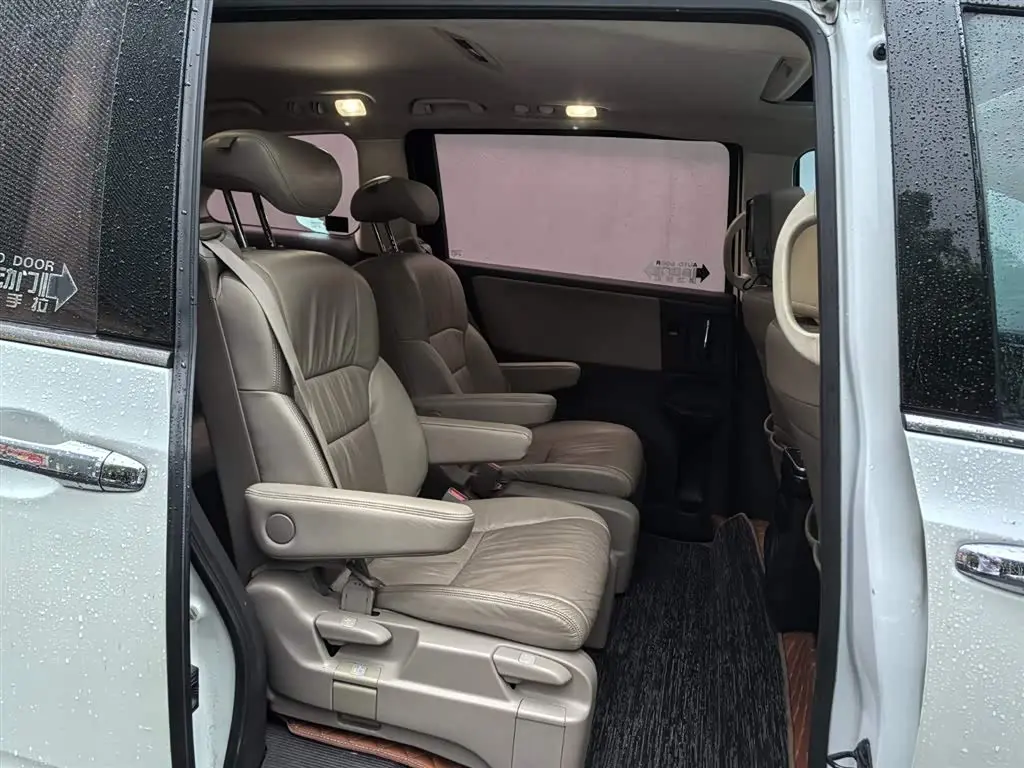 Honda Odyssey 2018 — Photo 18/20