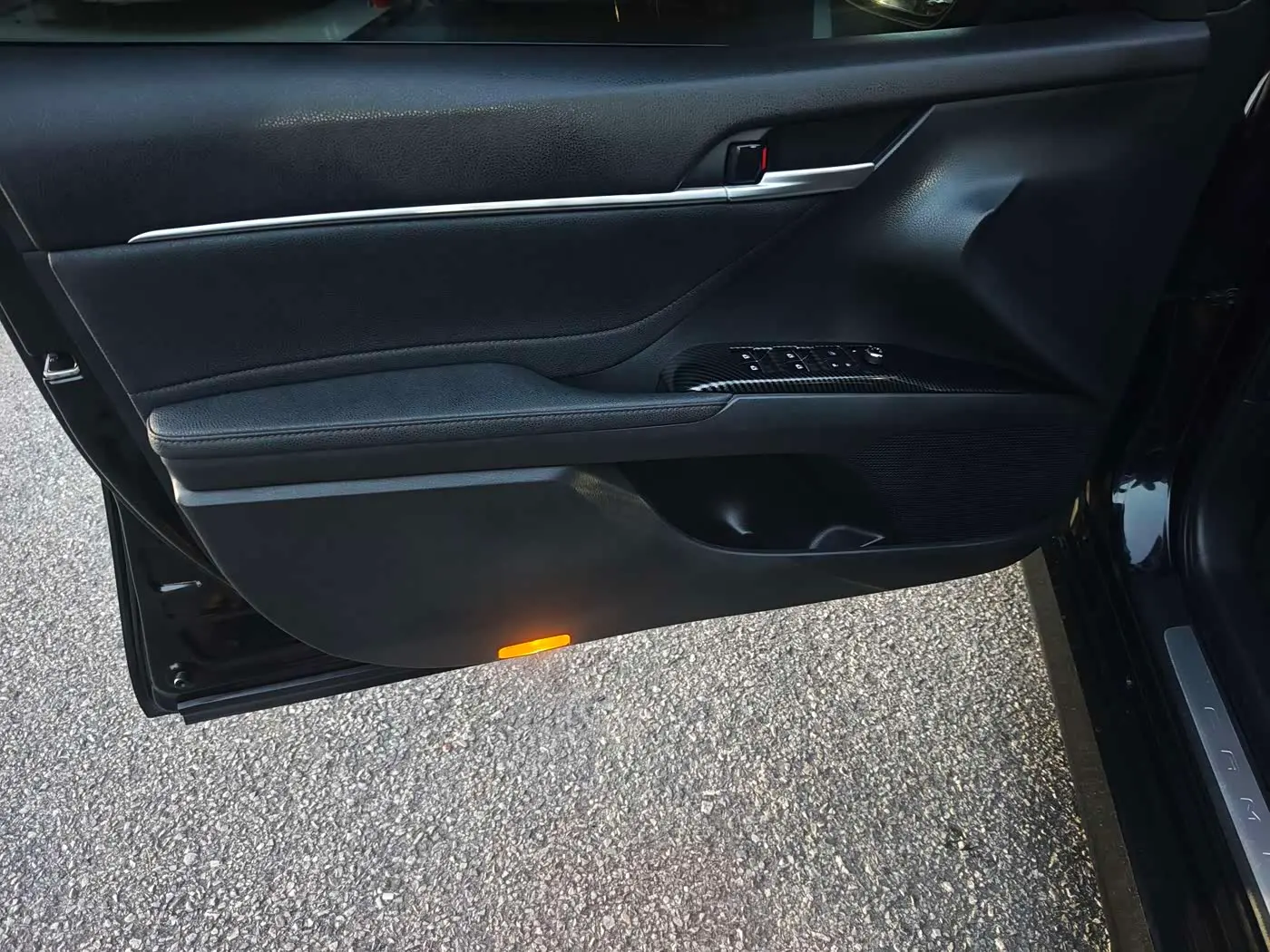 Toyota Camry 2018 — Şəkil 17/20