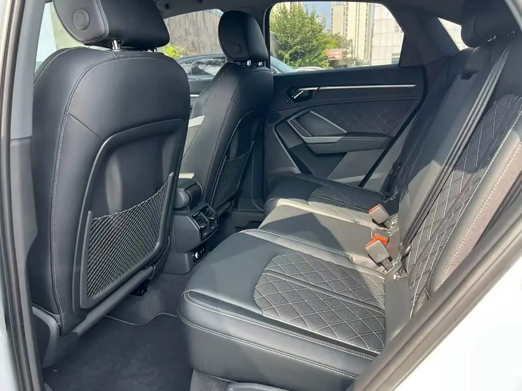 Audi Q3 Sportback 2024 — Şəkil 7/13