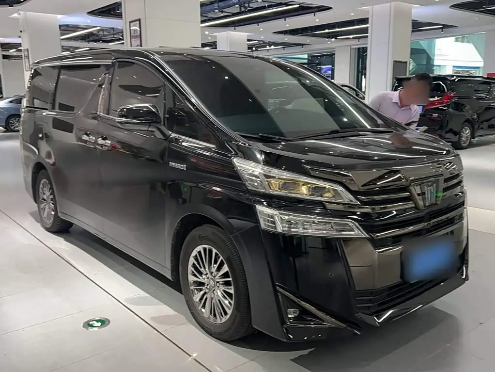 Toyota Vellfire 2023 — Photo 4/12