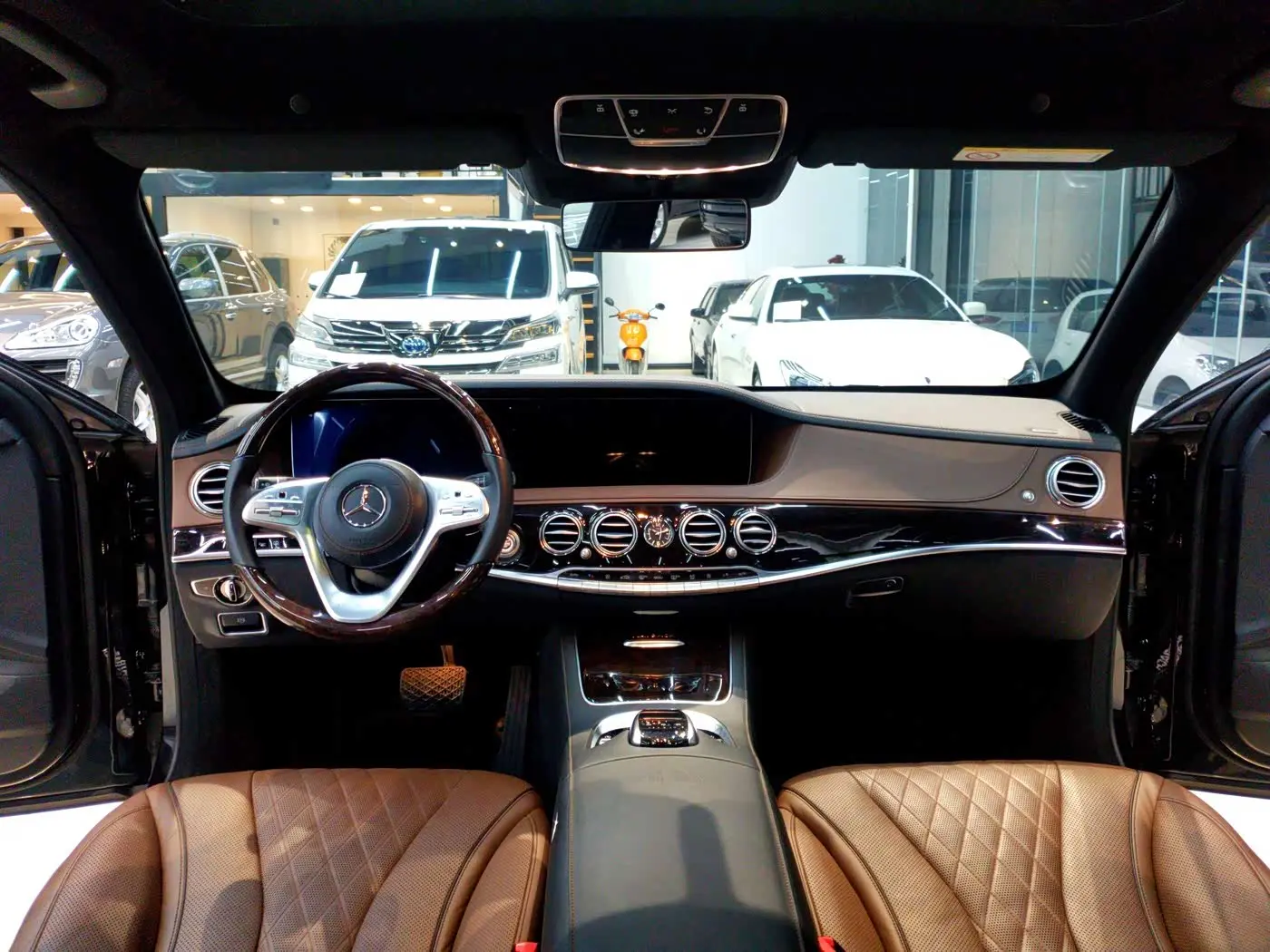 Mercedes-Benz Maybach S-Class 2017 — Фото 13/20