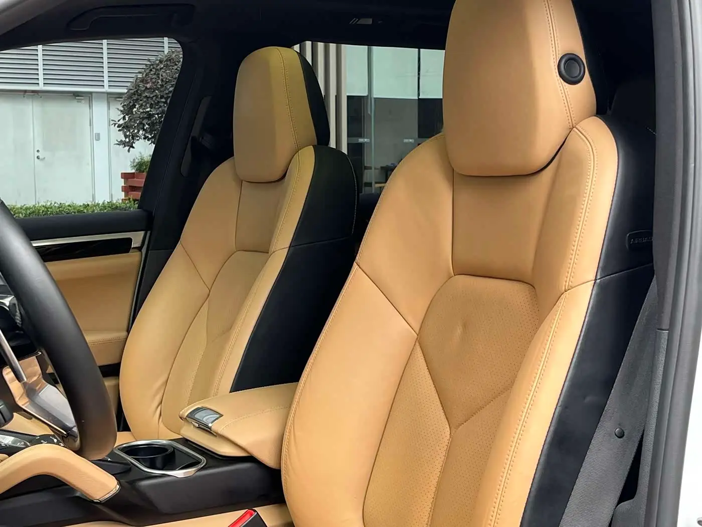 Porsche Cayenne 2016 — Photo 19/20