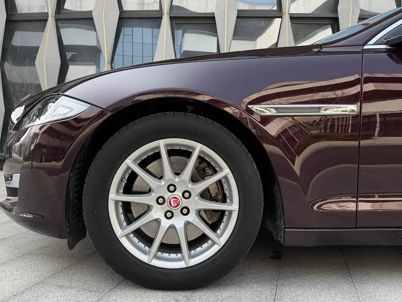 Jaguar XJ 2018 — Photo 4/20
