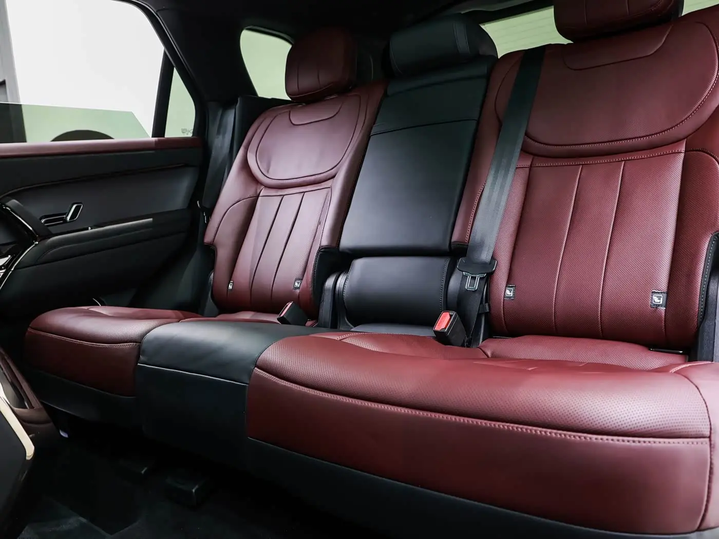 Land Rover Range Rover Sport 2023 — Photo 12/20