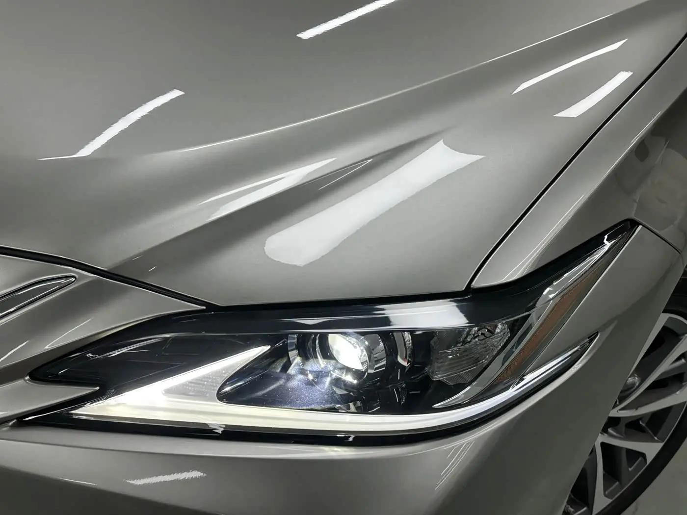 Lexus ES 2022 — Photo 3/15