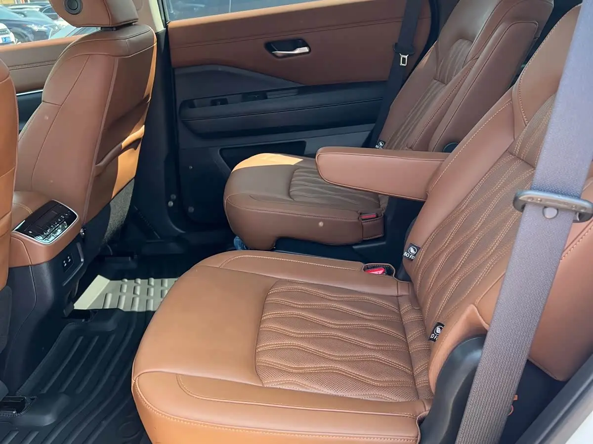 Nissan Terra 2024 — Photo 8/14