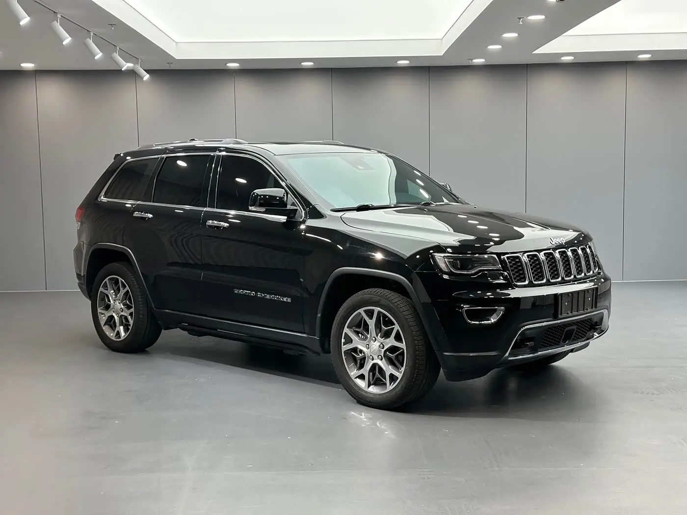 Jeep Grand Cherokee 2022 — Photo 3/20