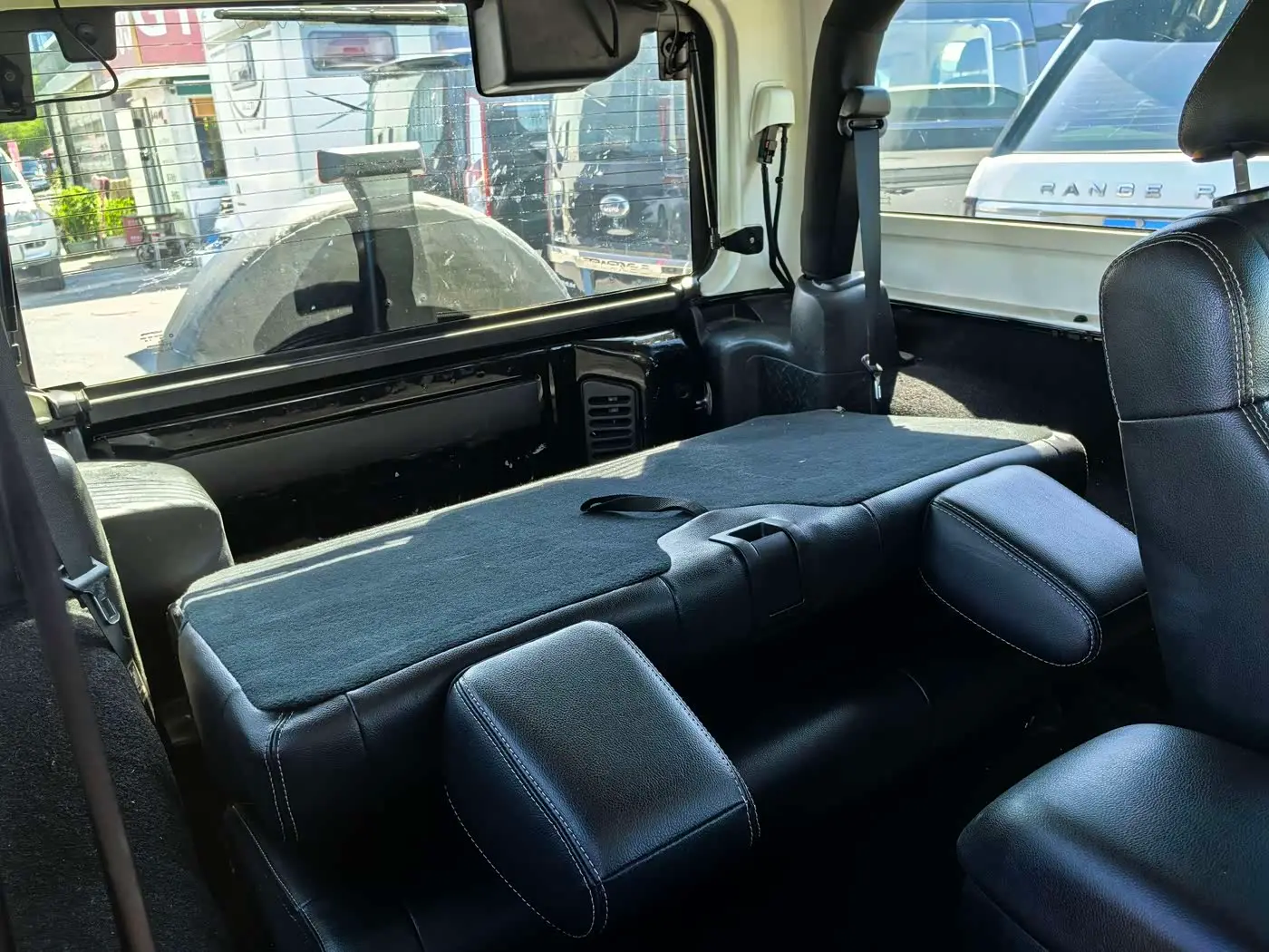 Jeep Wrangler 2012 — Şəkil 17/20