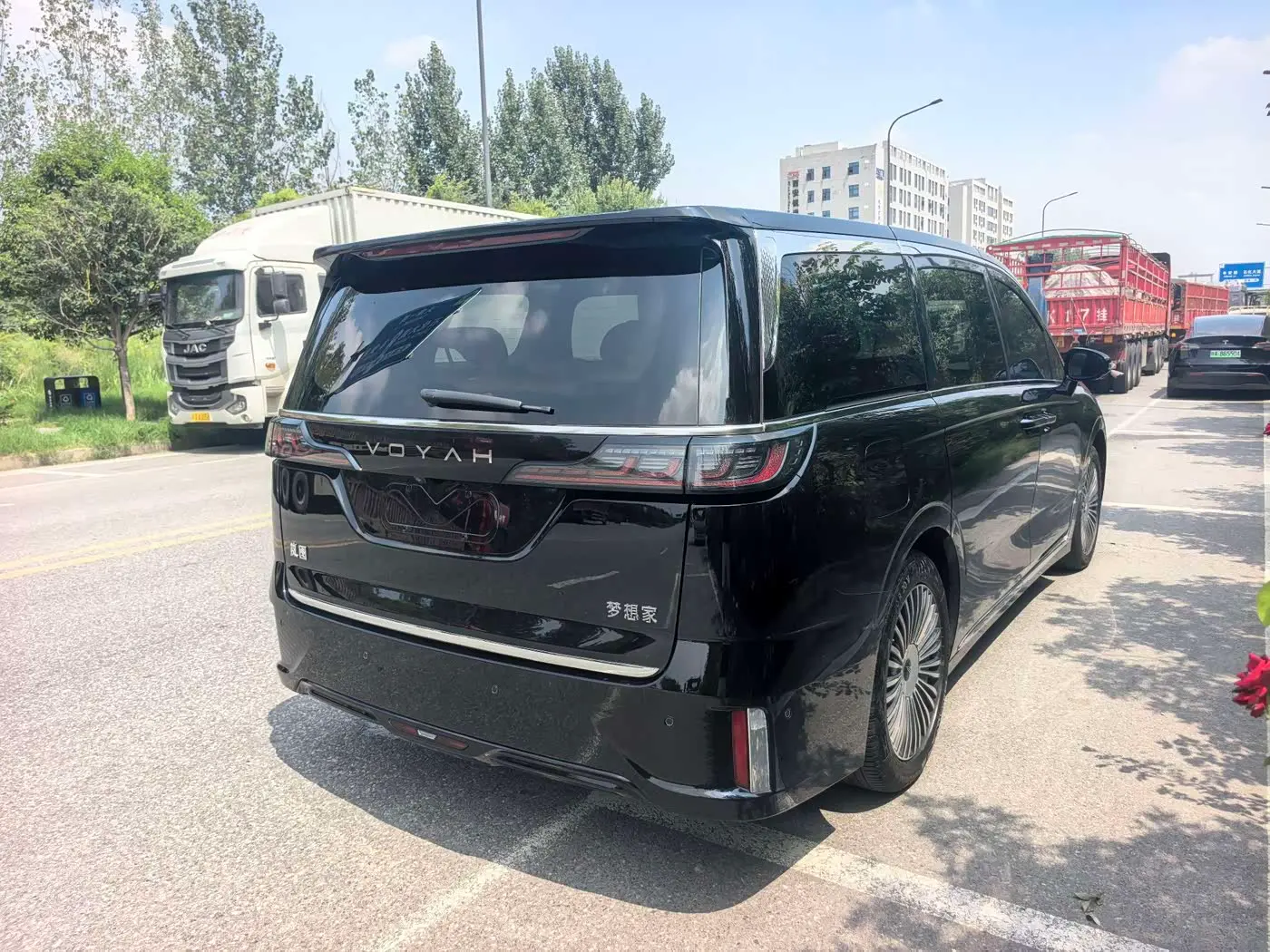 Voyah Auto Voyah Dreamer 2025 — Photo 11/11