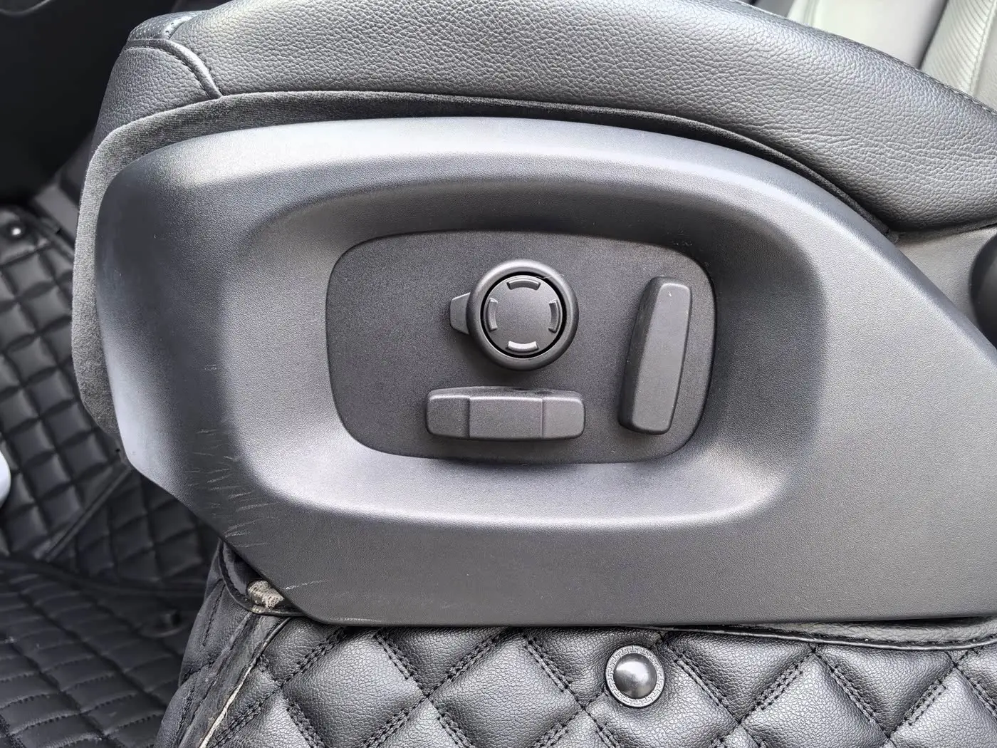 Land Rover Range Rover Sport 2017 — Şəkil 19/20