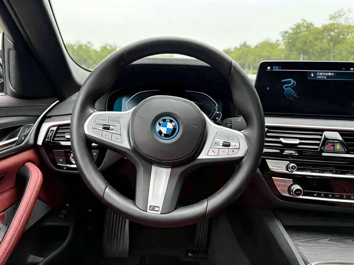 BMW 5 Series New Energy 2021 — Фото 10/14