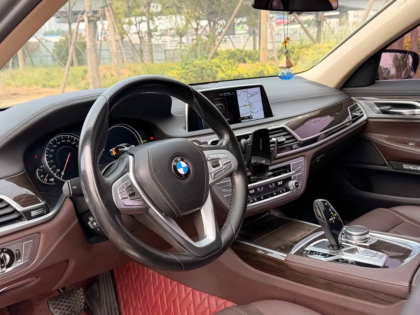 BMW 7 Series 2017 — Photo 10/16