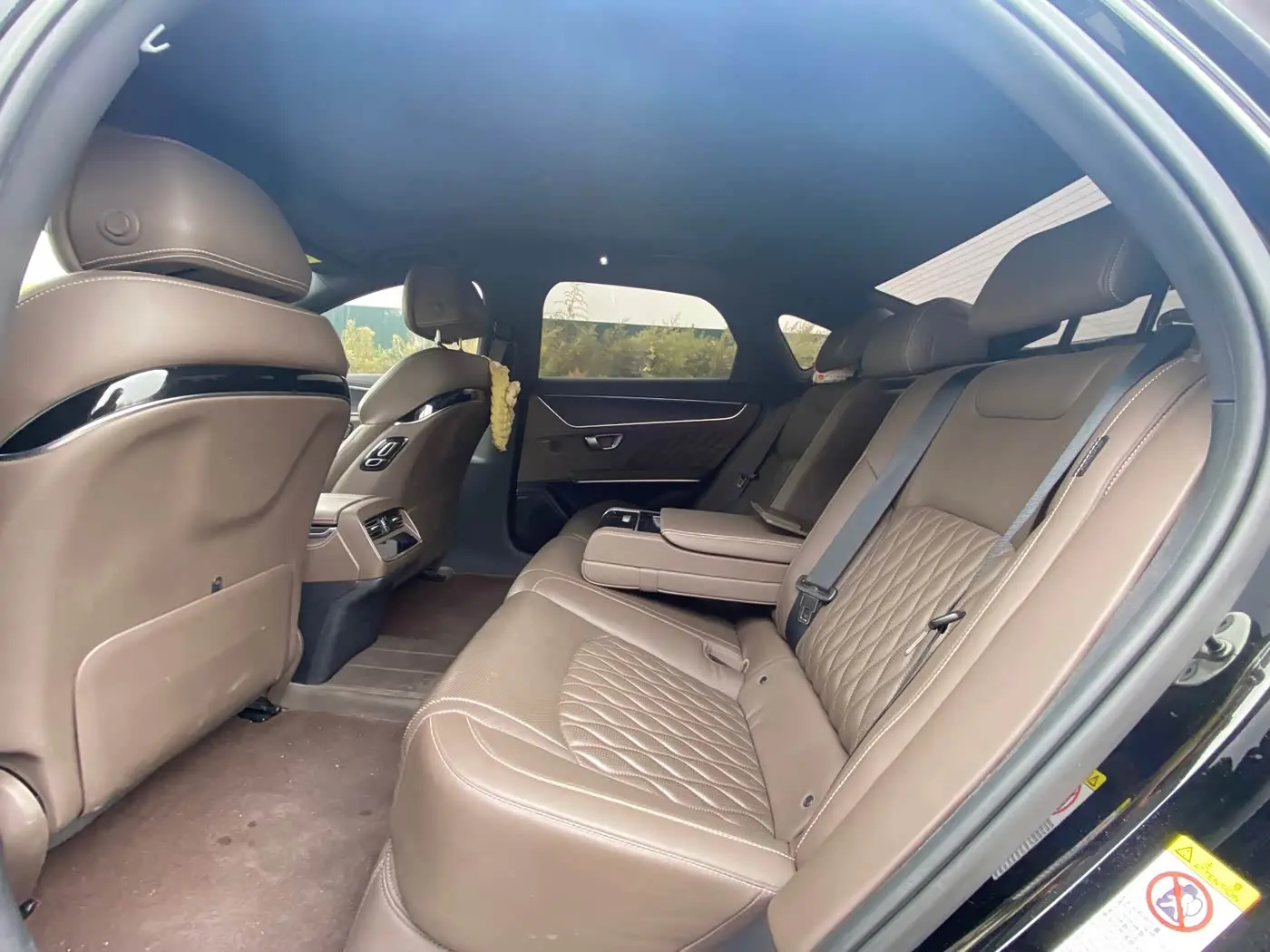BYD Han 2023 — Photo 8/12