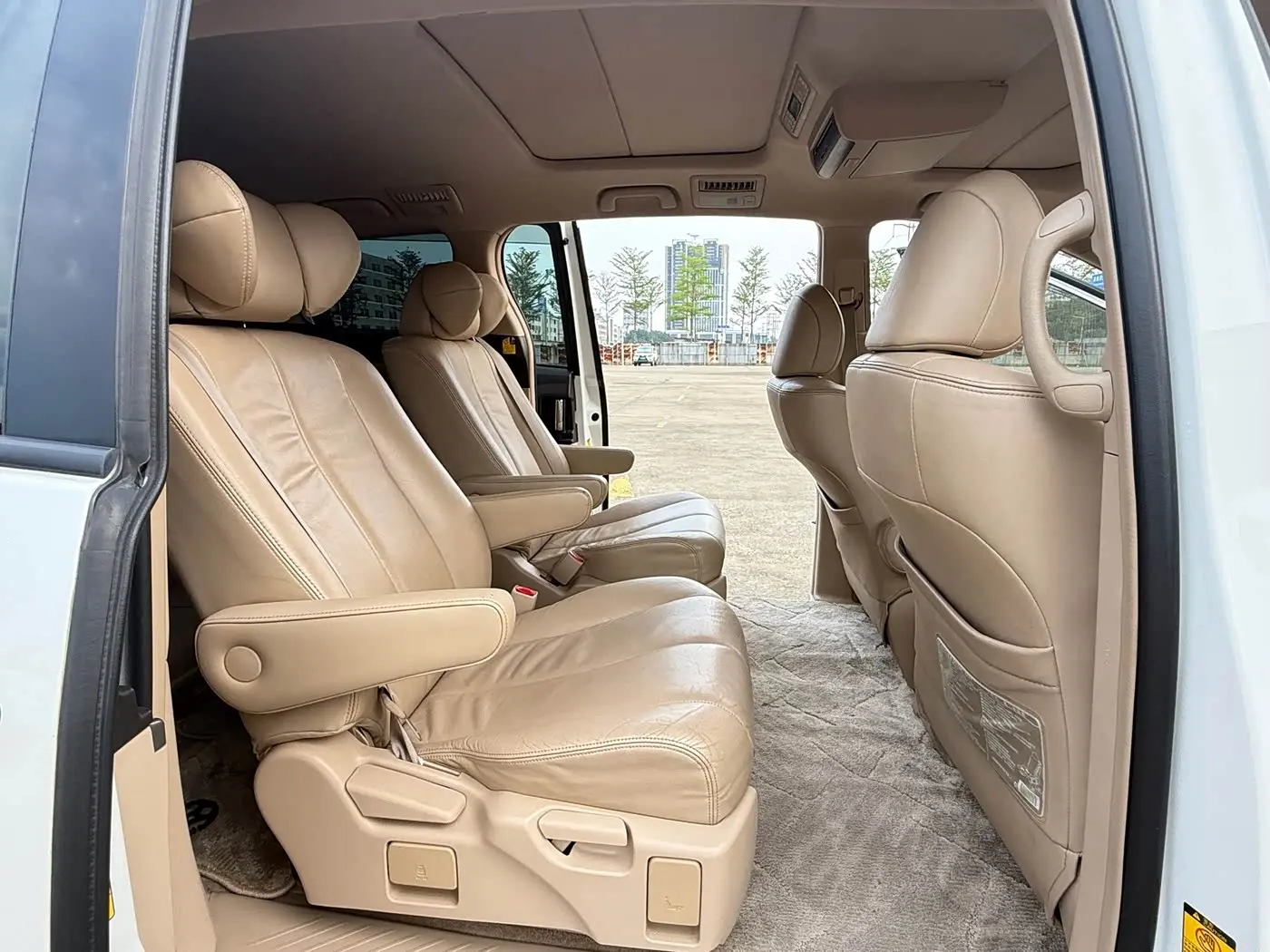 Toyota Previa 2013 — Photo 9/12