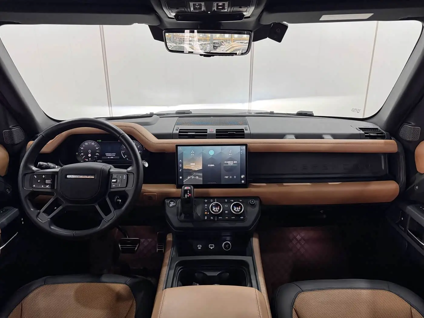 Land Rover Defender 2022 — Фото 12/19