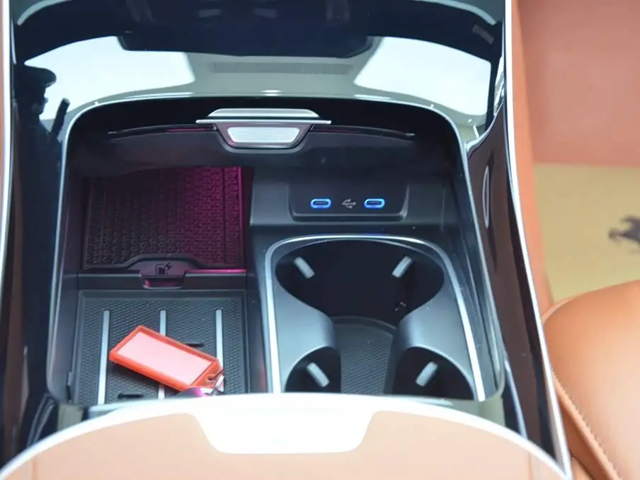 Mercedes-Benz S-Class 2025 — Photo 8/14