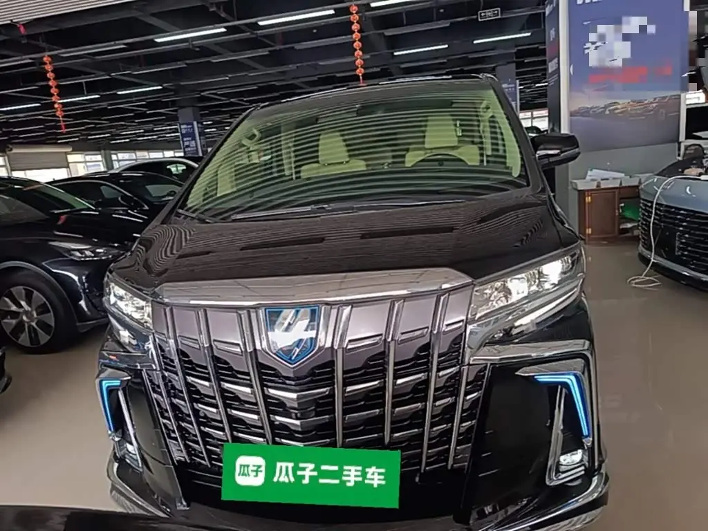 Toyota Alphard 2022 — Photo 2/19