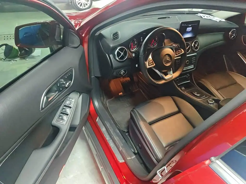 Mercedes-Benz GLA 2019 — Фото 11/19