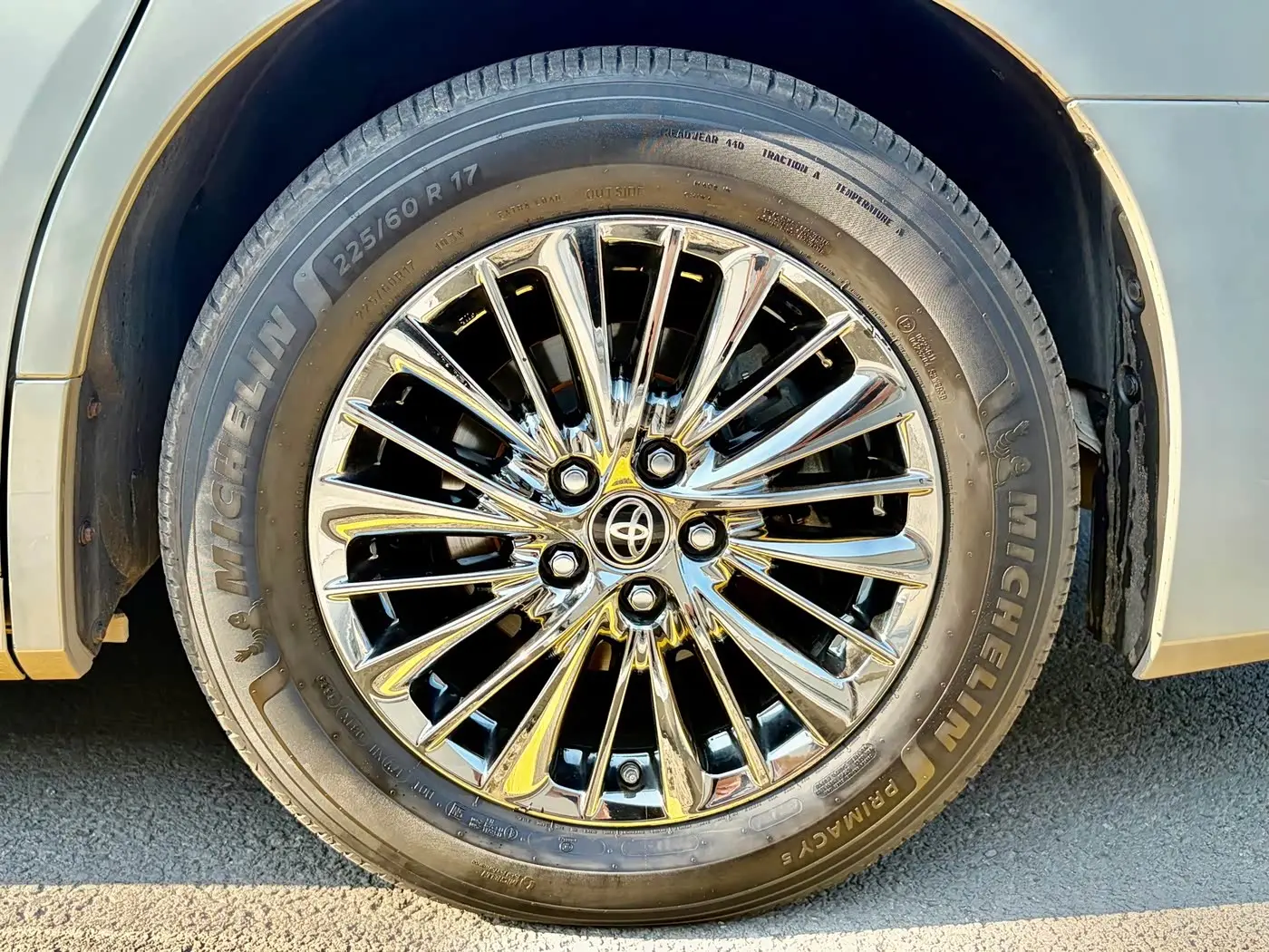 Toyota Alphard 2020 — Photo 14/17