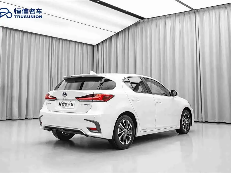 Lexus CT 2018 — Фото 5/20