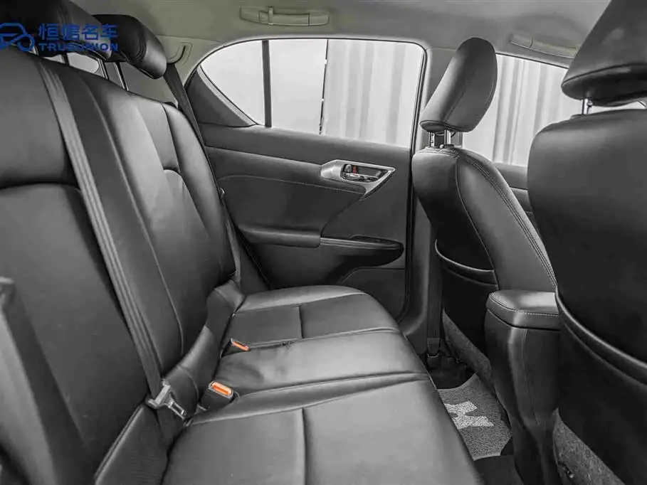 Lexus CT 2018 — Фото 16/20