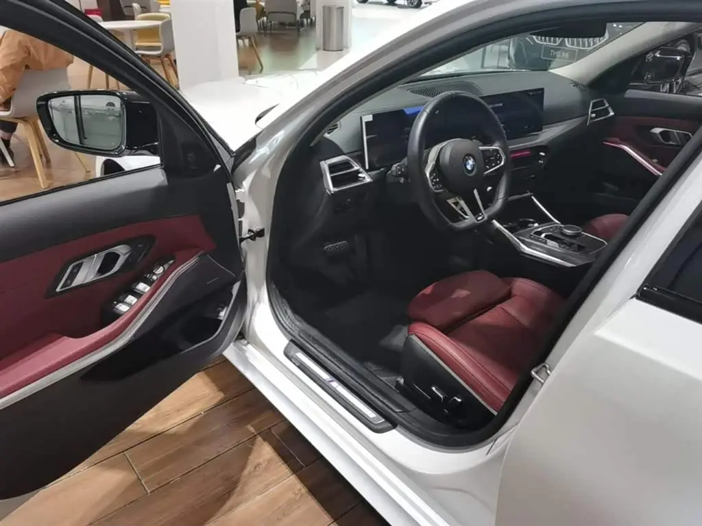 BMW 3 Series 2024 — Photo 16/20