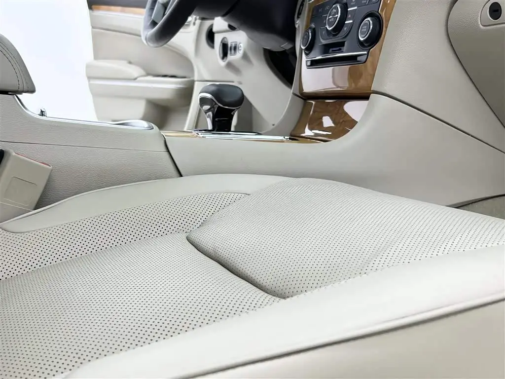 Chrysler 300C 2015 — Şəkil 10/20