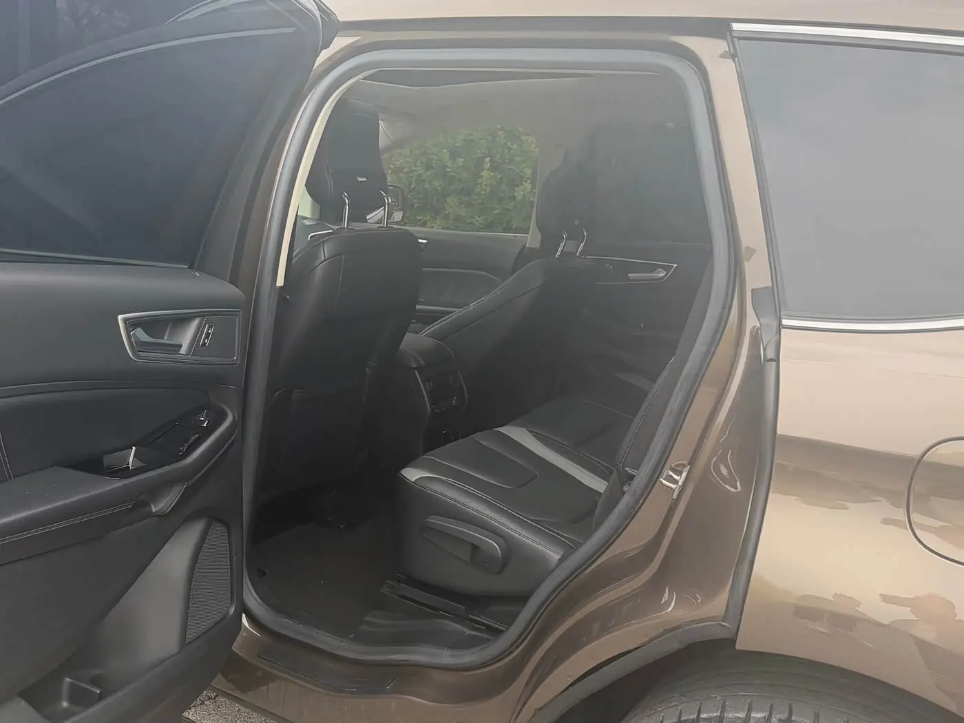 Ford Edge 2018 — ფოტო 10/17