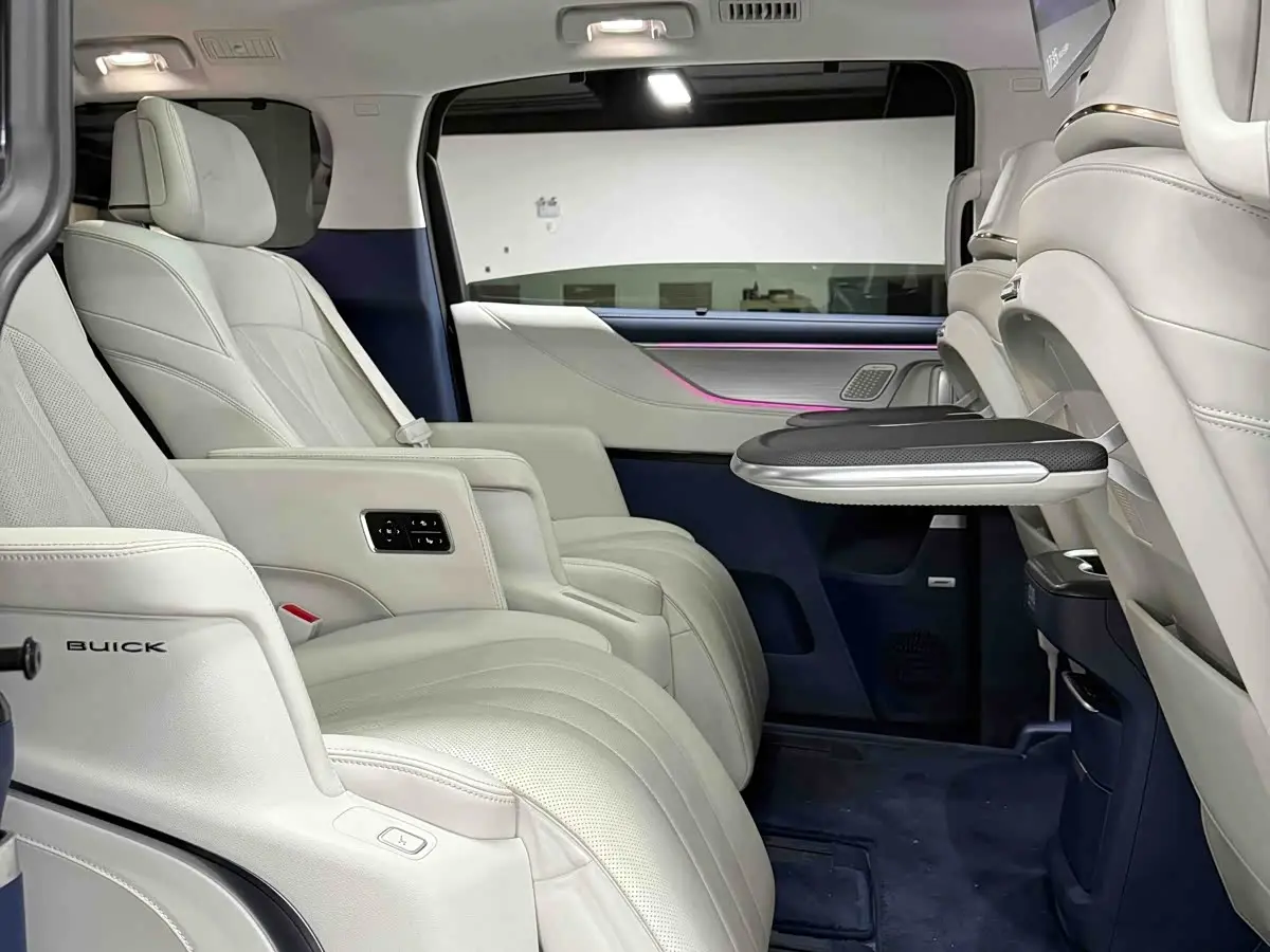 Buick GL8 New Energy 2024 — Photo 16/20