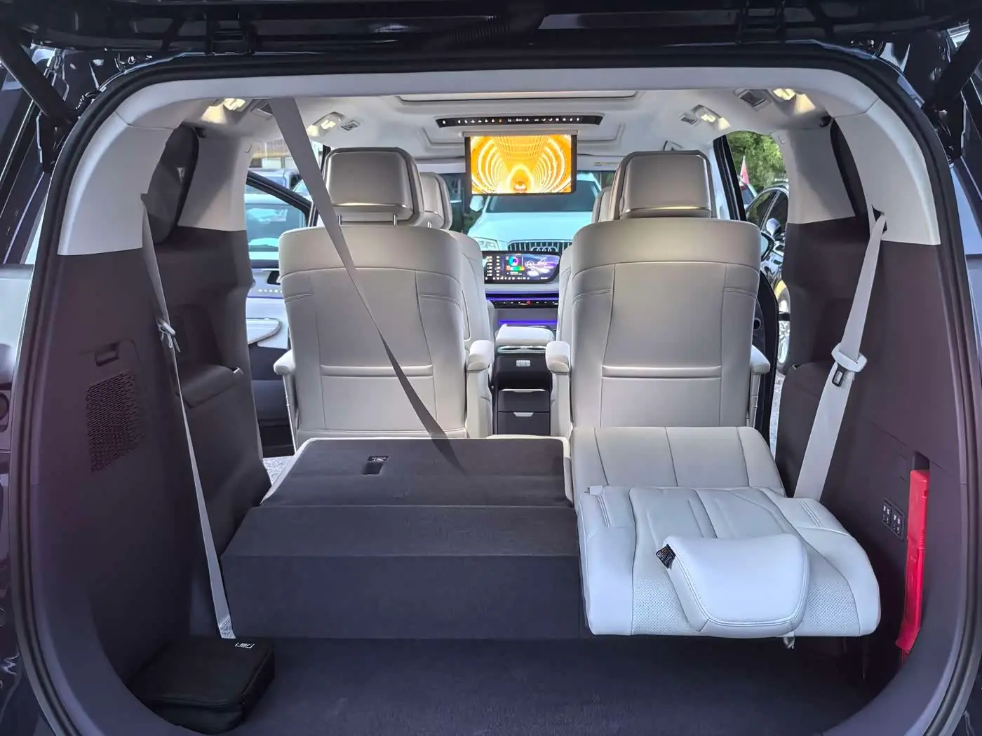 Buick GL8 New Energy 2025 — Şəkil 9/11