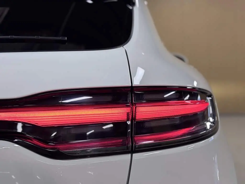 Porsche Macan 2023 — ფოტო 10/20