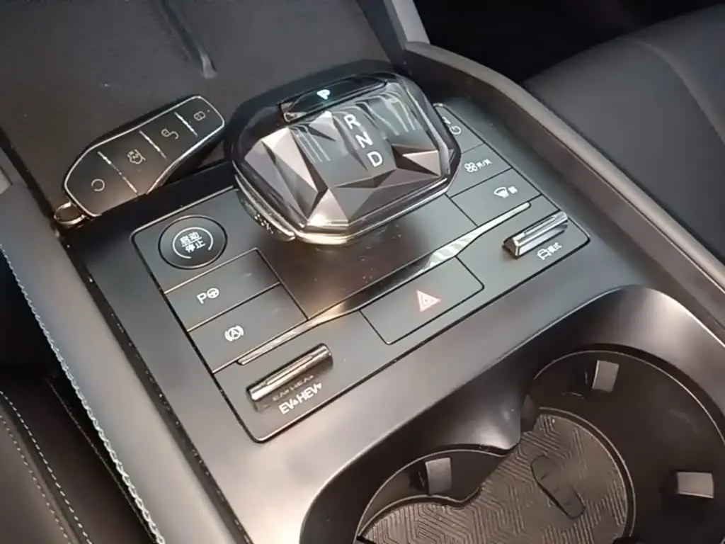 BYD Qin L 2025 — Photo 14/20