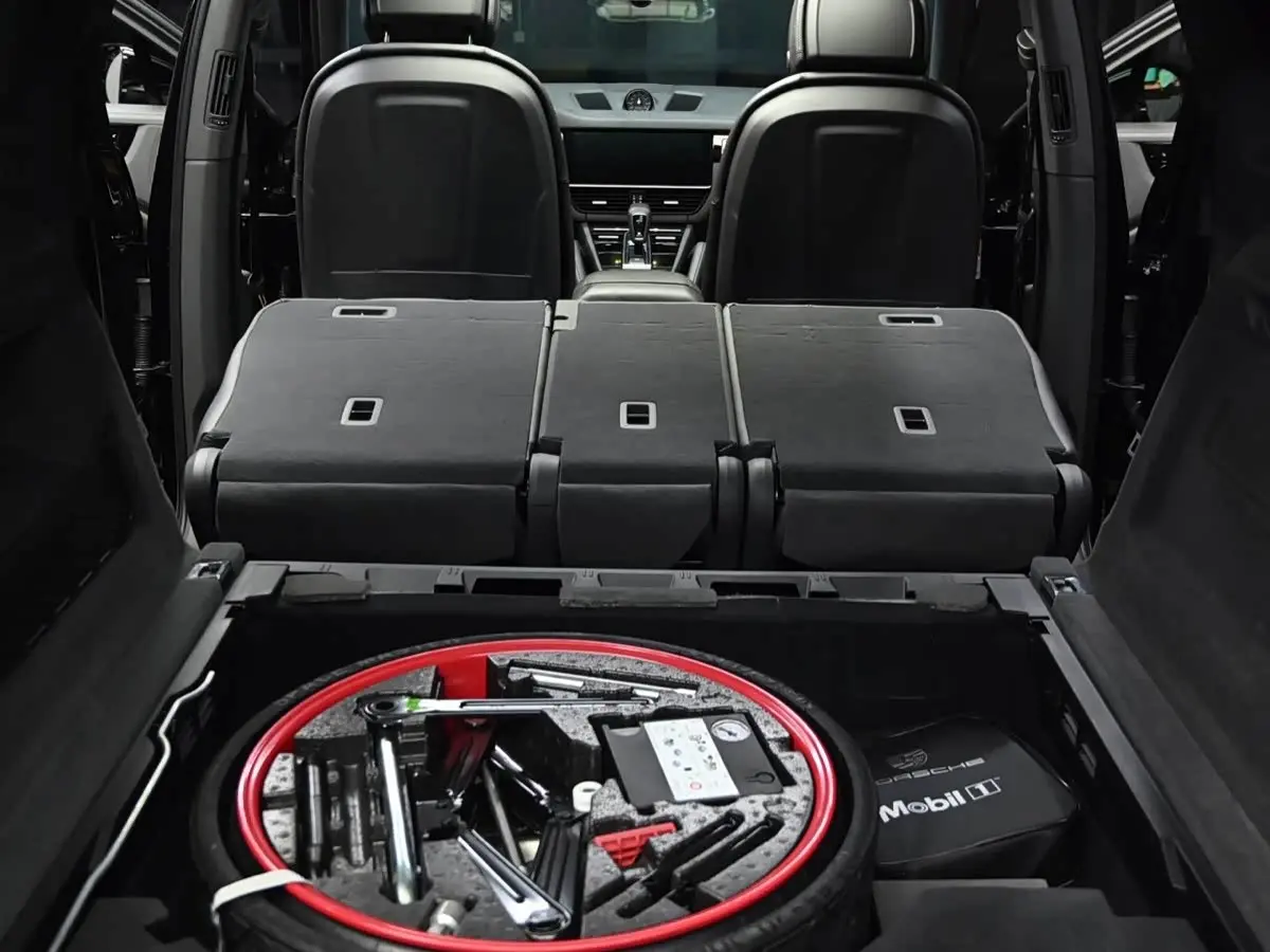 Porsche Cayenne 2018 — Photo 11/11