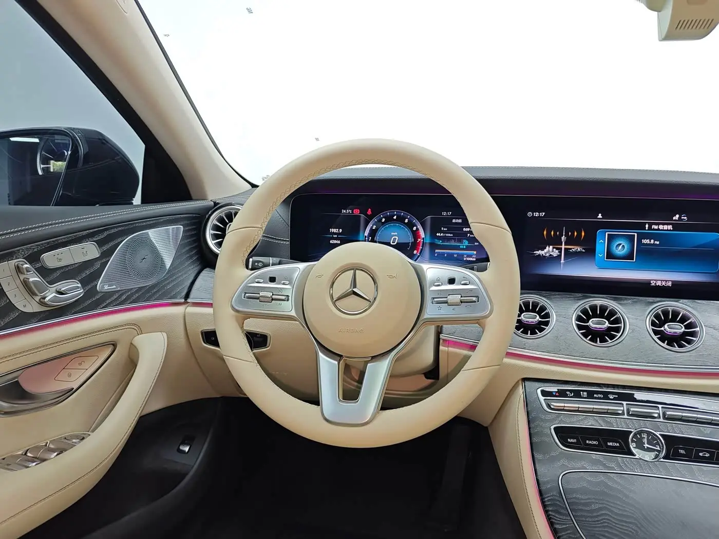 Mercedes-Benz CLS 2019 — Photo 14/17