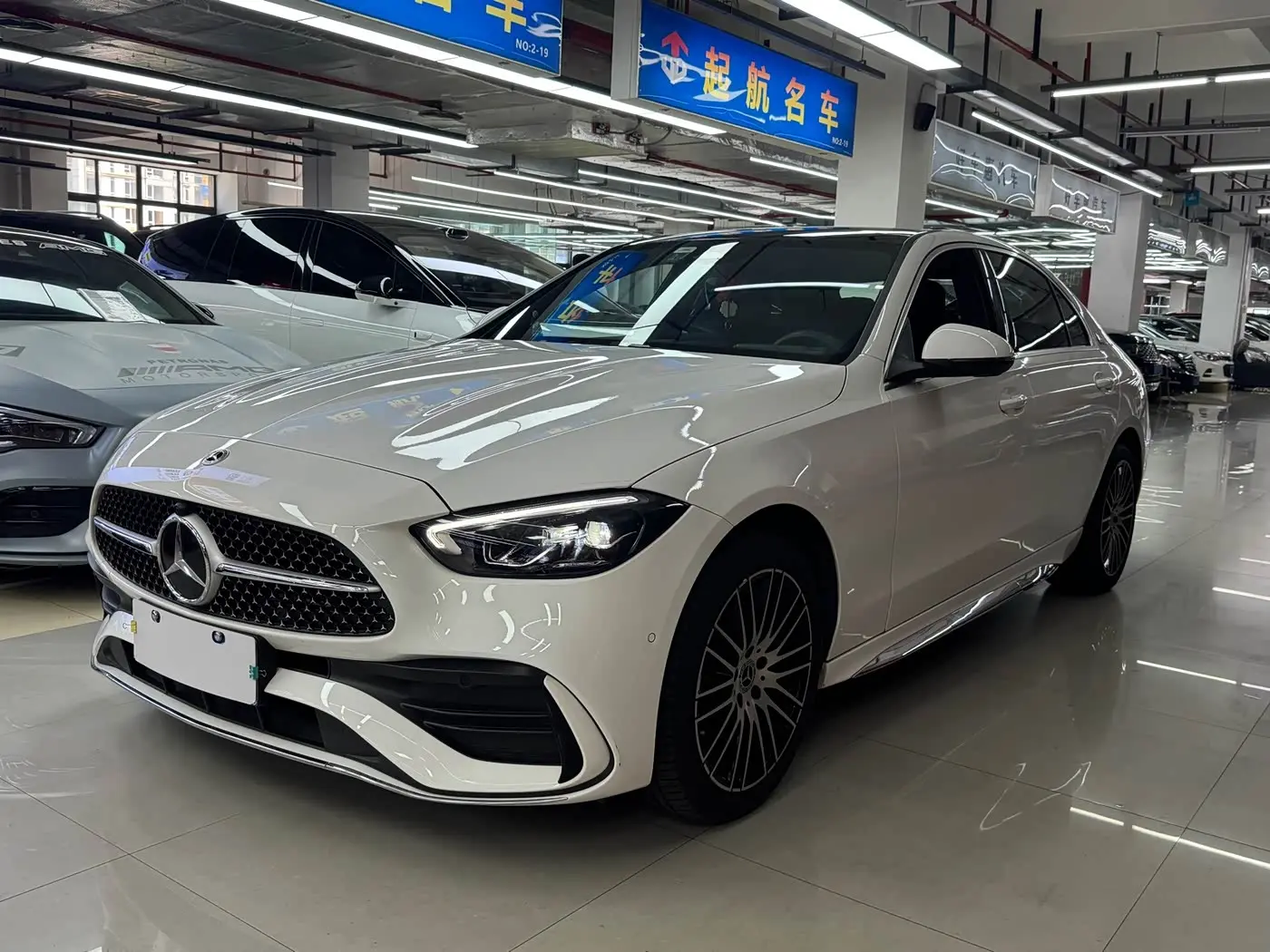 Mercedes-Benz C-Class 2024 — Photo 1/11