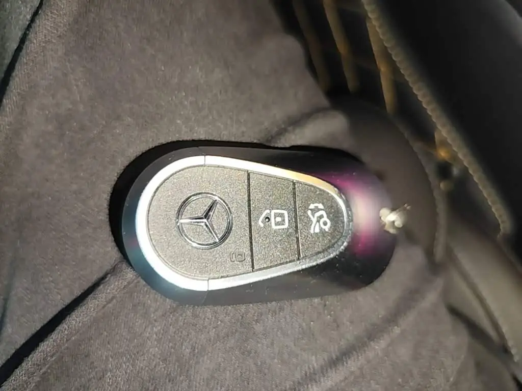 Mercedes-Benz C-Class 2025 — Фото 8/19