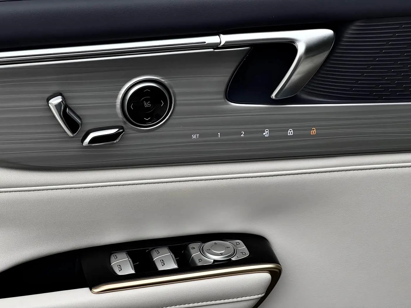Buick GL8 New Energy 2025 — Photo 14/20