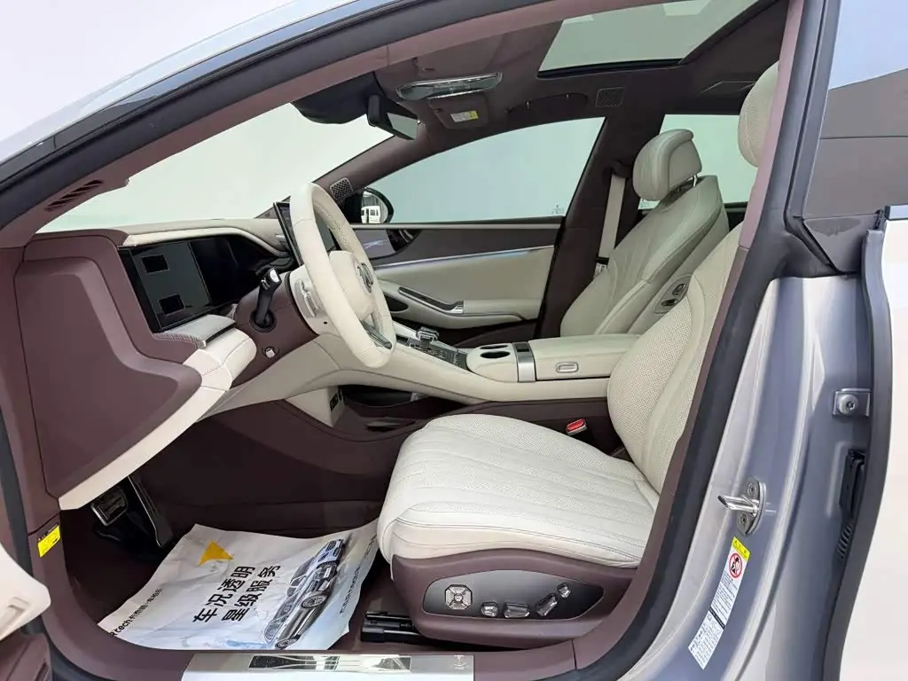 Denza Z9GT 2025 — Photo 15/20
