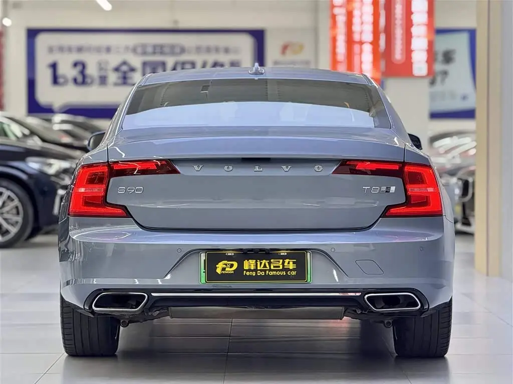 Volvo S90 Plug-in Hybrid 2019 — Фото 3/17