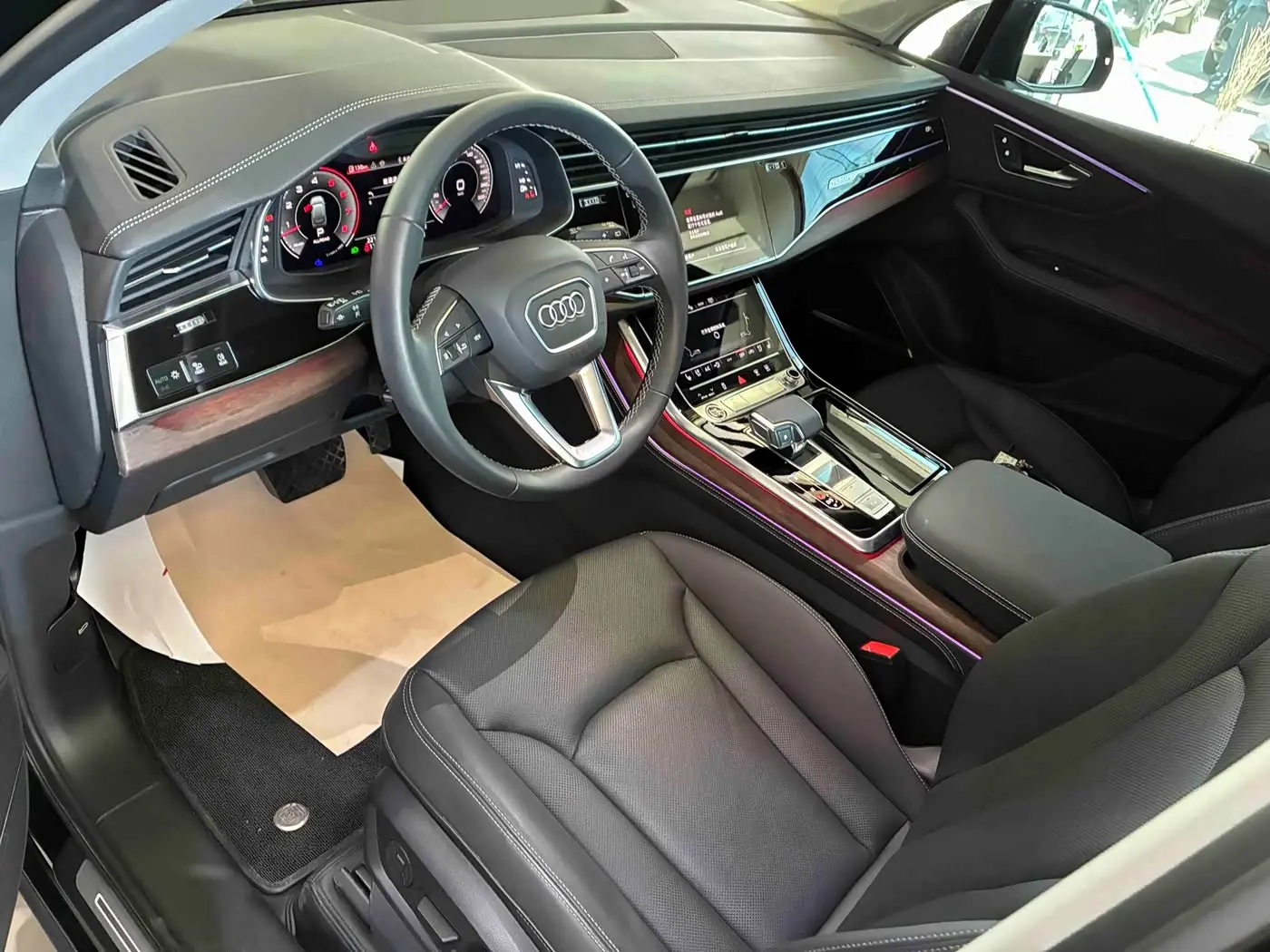Audi Q7 2025 — Photo 8/13